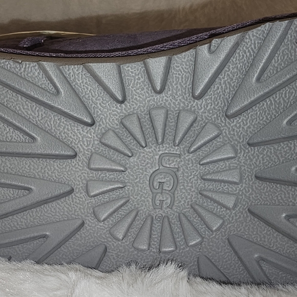 UGG Bailey Bow - Picture 3 of 9